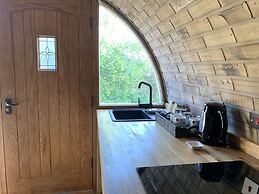 Cosy Escape Heated Luxury pod and hot tub