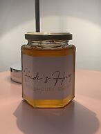 Cosy Escape Heated Luxury pod and hot tub