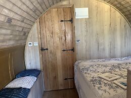 Cosy Escape Heated Luxury pod and hot tub