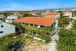 Silver Cherry Apartments