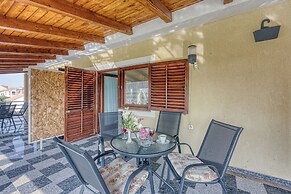 Silver Cherry Apartments