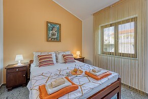 Orange Apartment Sea View