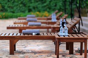 Deluxe 3-bed Apartment With Swimming Pool