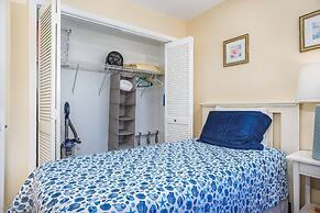 Midnight Cove II Bldg 7: Top Floor With Views