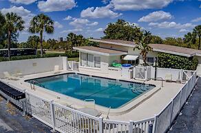 Pelican Gardens Villa 23