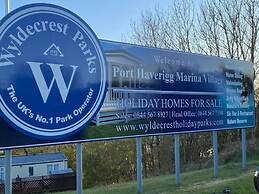 Immaculate 2-bed Static Caravan Near the Lake