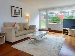 Corrin - Chic 1 Bedroom Apartment