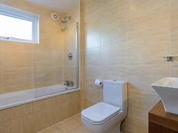 Corrin - Chic 1 Bedroom Apartment