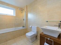 Corrin - Chic 1 Bedroom Apartment