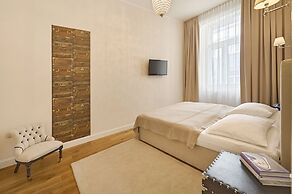 6 rooms