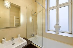 6 rooms