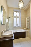 6 rooms