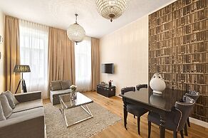 6 rooms