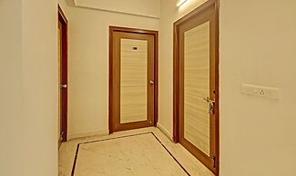 Treebo Sreemaa Newtown