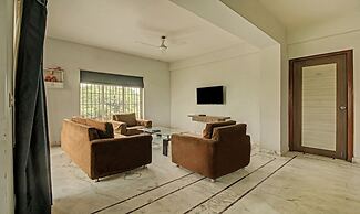 Treebo Sreemaa Newtown