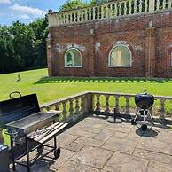 Historic Manor House - Sleeps 16 - Pool & Hot Tub