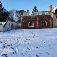 Historic Manor House - Sleeps 16 - Pool & Hot Tub