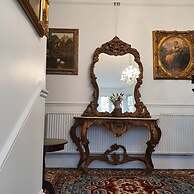 Historic Manor House - Sleeps 16 - Pool & Hot Tub