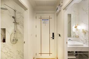 Nine River Hotel