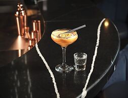 Radisson RED London Gatwick Airport