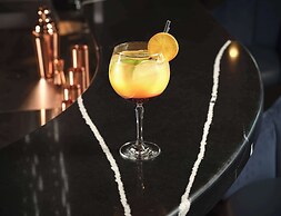 Radisson RED London Gatwick Airport