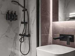 Radisson RED London Gatwick Airport