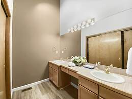 Chimney Ridge 504 3 Bedroom Townhouse by RedAwning