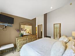 Chimney Ridge 504 3 Bedroom Townhouse by RedAwning