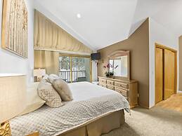 Chimney Ridge 504 3 Bedroom Townhouse by RedAwning