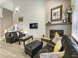 Chimney Ridge 504 3 Bedroom Townhouse by RedAwning