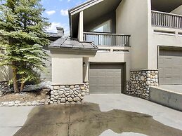 Chimney Ridge 504 3 Bedroom Townhouse by RedAwning