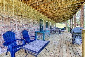 Rustic River Lodge by HoneyBearCabins