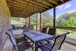 Rustic River Lodge by HoneyBearCabins