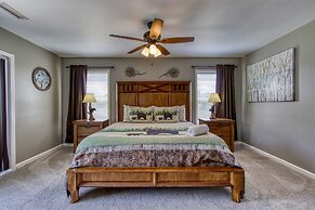 Rustic River Lodge by HoneyBearCabins