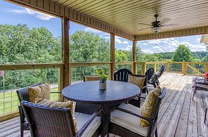 Rustic River Lodge by HoneyBearCabins