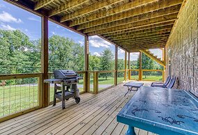 Rustic River Lodge by HoneyBearCabins