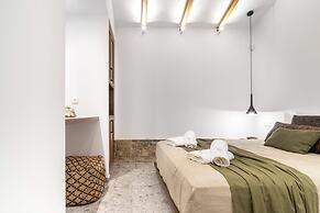 Wave Suite By the Sea