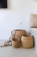 Wave Suite By the Sea