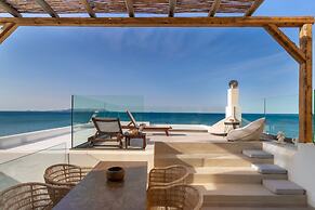 Wave Suite By the Sea