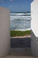 Wave Suite By the Sea
