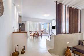 Wave Suite By the Sea