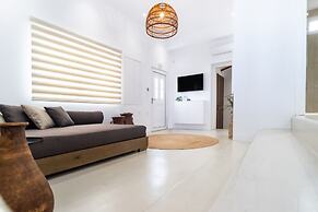 Wave Suite By the Sea