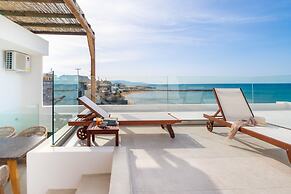 Wave Suite By the Sea