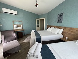 Aria Plus Ev Otel