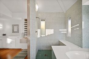 Hanalei Plantation 2 Bedroom Home by RedAwning