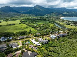 Hanalei Plantation 2 Bedroom Home by RedAwning
