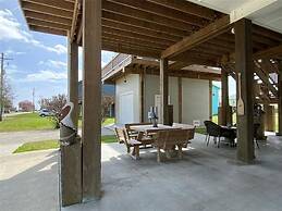 Sea Beauty 3 Bedroom Home by RedAwning