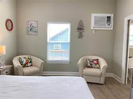 Sea Beauty 3 Bedroom Home by RedAwning