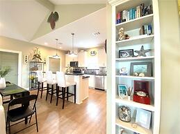 Sea Beauty 3 Bedroom Home by RedAwning