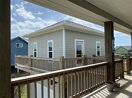 Sea Beauty 3 Bedroom Home by RedAwning